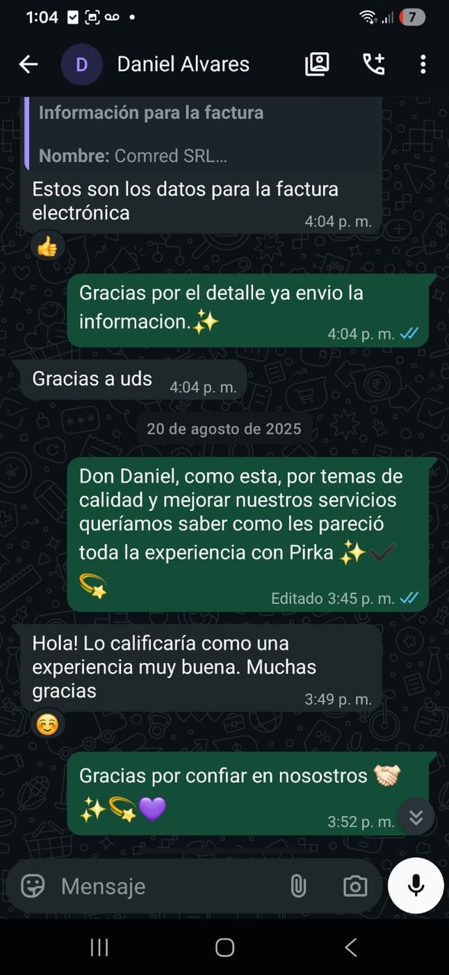 Conversación de WhatsApp con el cliente Daniel Álvares, que califica toda la experiencia con Pirka como muy buena